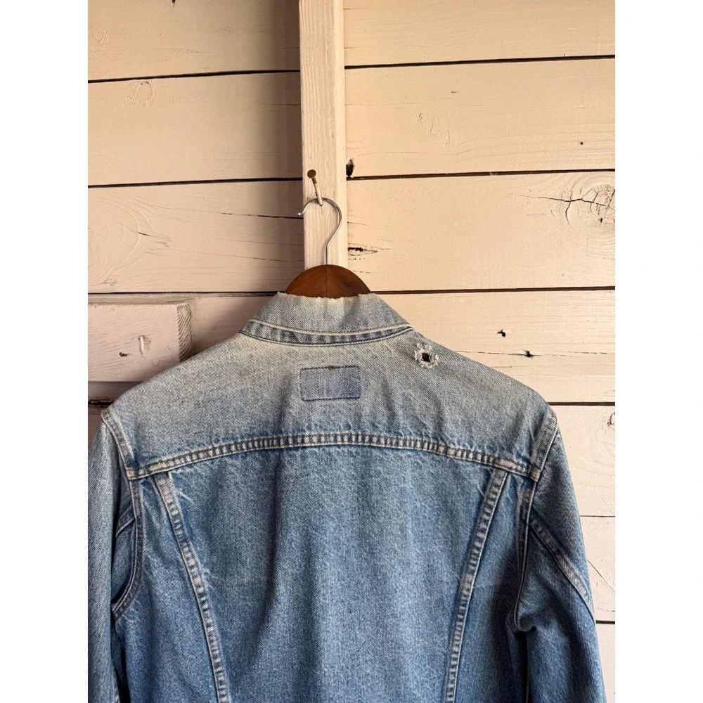 Vintage Levis 70506 0214 Denim Trucker Jacket Light Wash Blue Mens 40 Distressed
